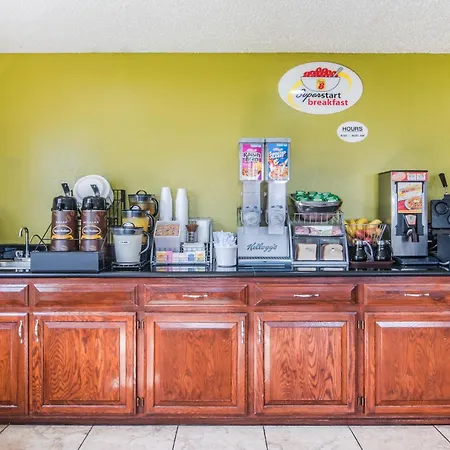 Super 8 By Wyndham Harlingen Tx-2